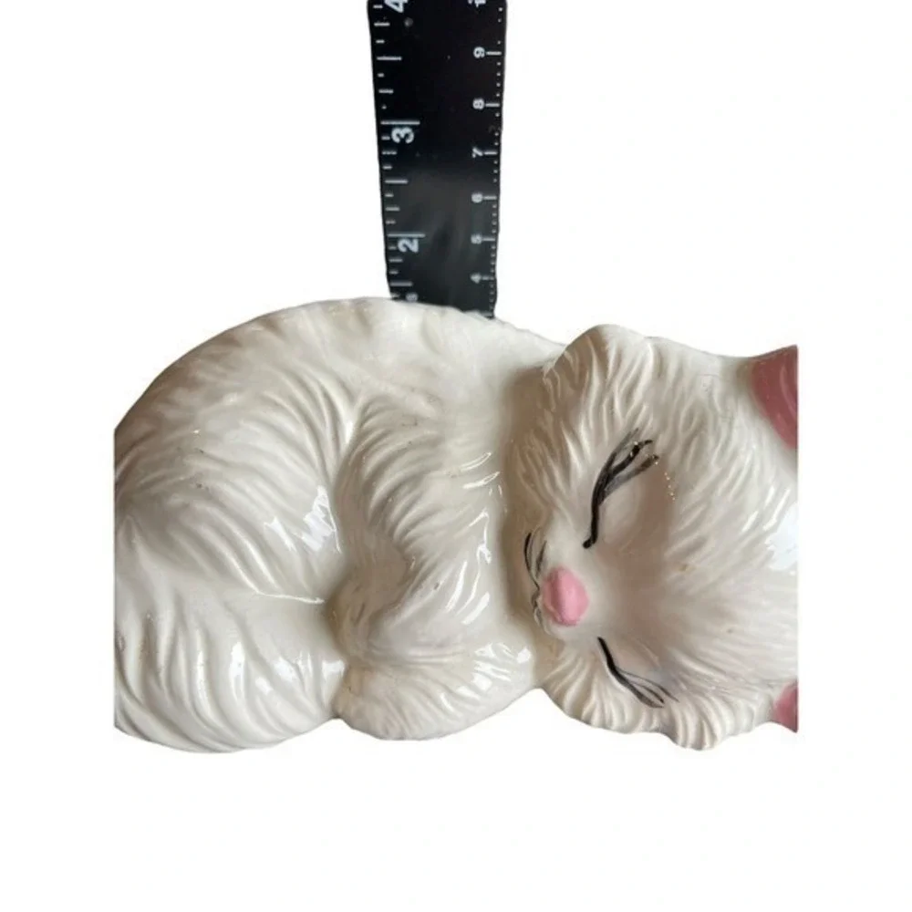 Scioto Sleeping‎ Cat Figurine White Ceramic Persian Kitty Vintage Shelf Decor